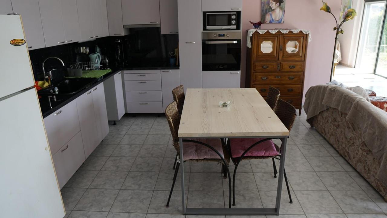 Romanos Patras Studio Екстериор снимка