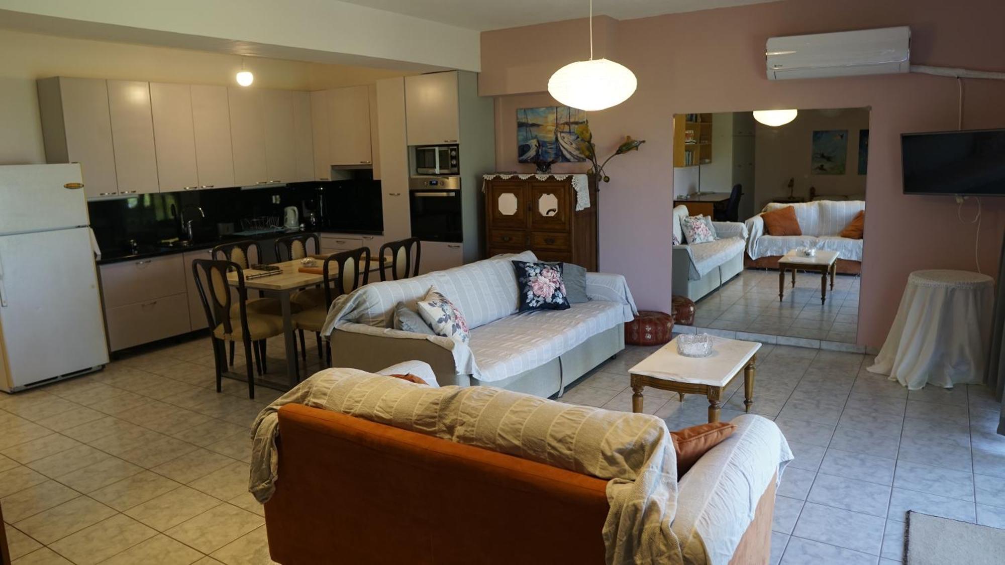 Romanos Patras Studio Екстериор снимка